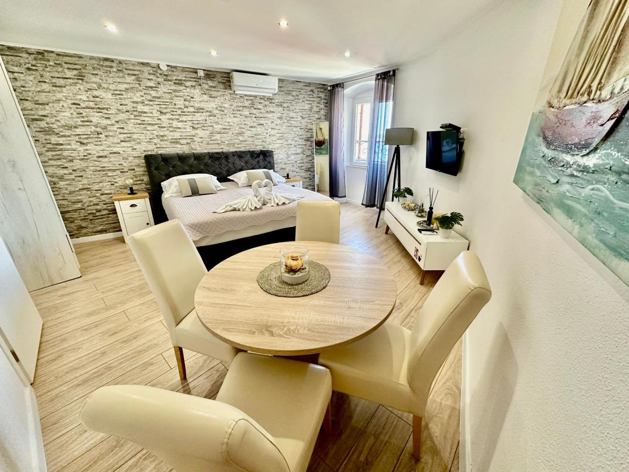 Primadonna Apartment